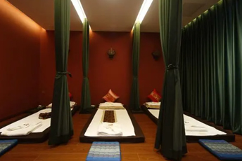 广州荔湾区泰式按摩的被动瑜伽：当身体被折叠成诗